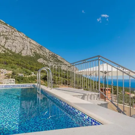 Ana - By Guide Villa Makarska