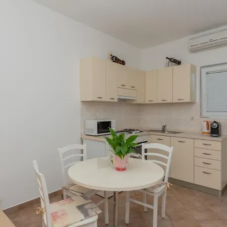 Ana - By Guide Villa Makarska