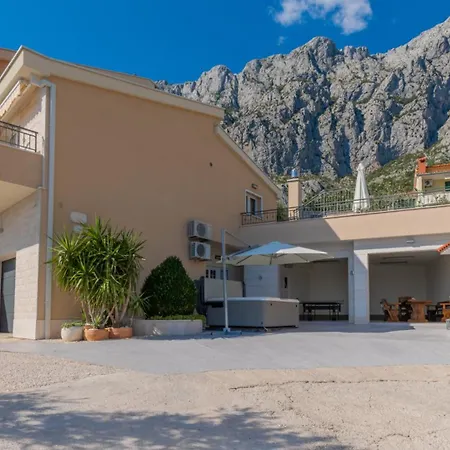 Ana - By Guide Villa Makarska