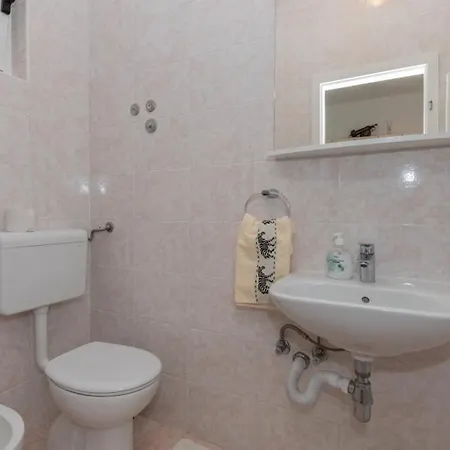 Ana - By Guide מאקרסקה