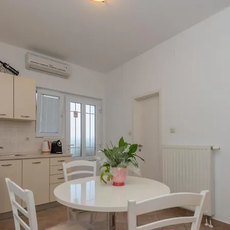 וילה Ana - By Guide מאקרסקה