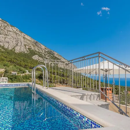 Villa Ana - By Guide Makarska