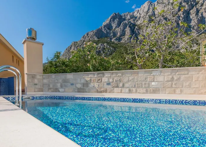 Villa Ana - By Guide Makarska