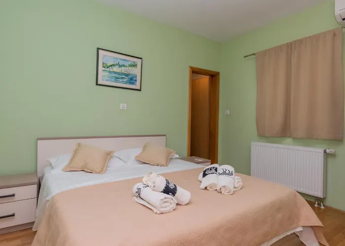 Villa Ana - By Guide