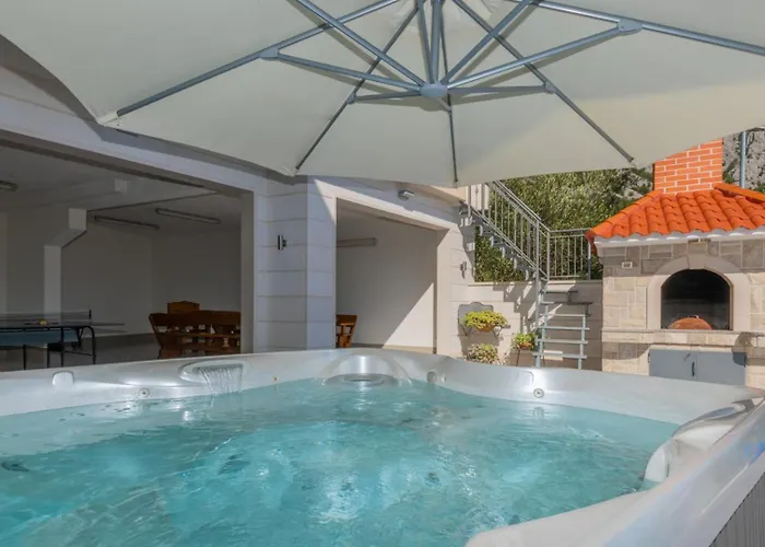 Villa Ana - By Guide