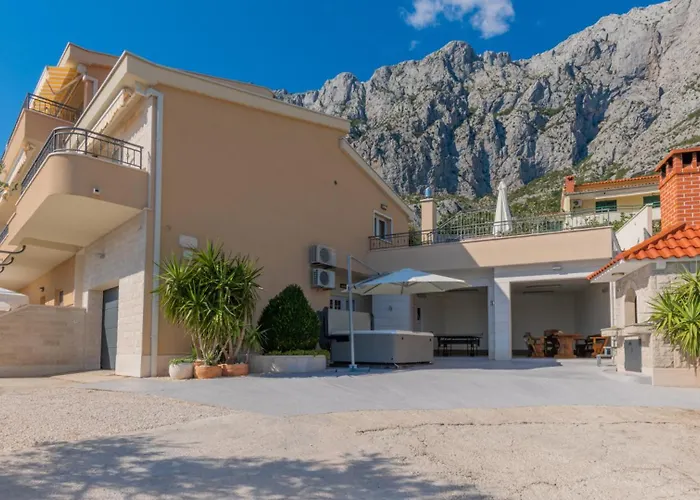 Ana - By Guide Villa Makarska